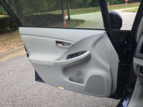 Used 2015 Toyota Prius Two FWD image 25