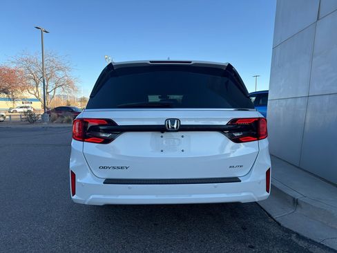 Used 2025 Honda Odyssey Elite image 7