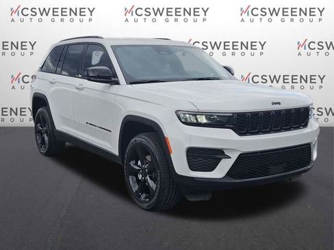 New 2025 Jeep Grand Cherokee Altitude RWD image 7