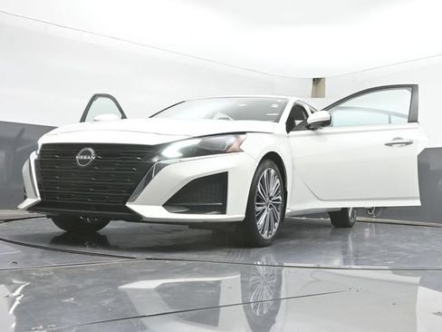 Used 2023 Nissan Altima 2.5 SL AWD/4WD image 52