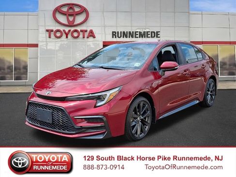 Certified 2023 Toyota Corolla SE w/ Carpet Mat Package (TMS) FWD image 3