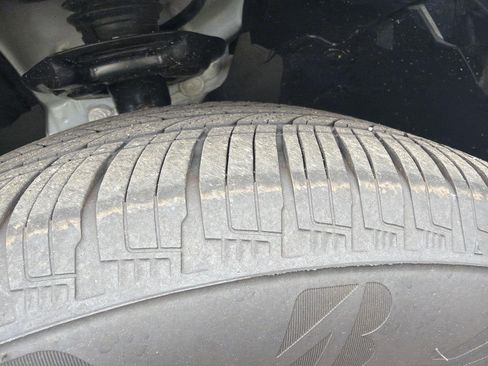 Used 2025 Nissan Rogue SL AWD/4WD image 66