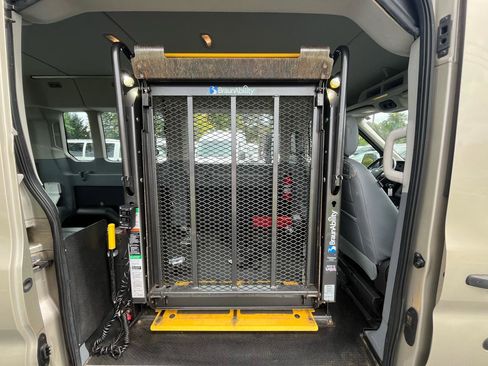 Used 2017 Ford Transit 350 XL RWD image 40