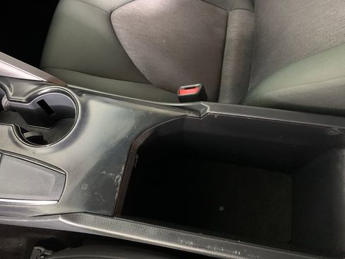 Used 2018 Toyota Camry LE w/ Protection Package (Q2) image 29