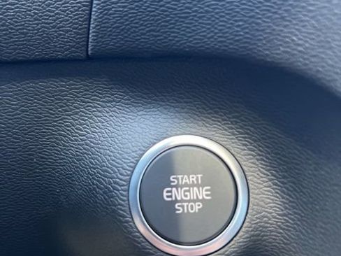 New 2026 Volvo XC40 B4 Core w/ Protection Package Premier image 18