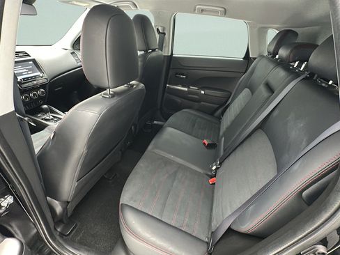 Used 2025 Mitsubishi Outlander Sport SE AWD/4WD image 9