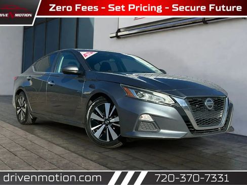 Used 2022 Nissan Altima 2.5 SV image 1