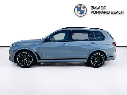 Used 2025 BMW X7 M60i w/ Executive Package image 4
