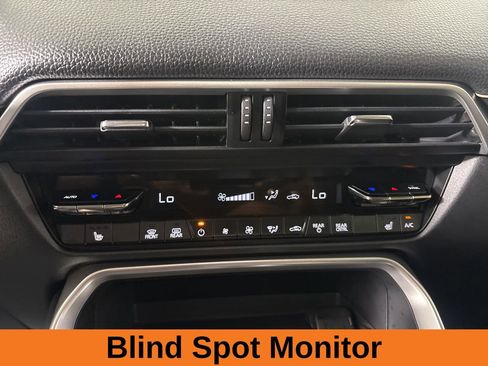 Used 2025 MAZDA CX-70 3.3 Turbo w/ Preferred Package image 17