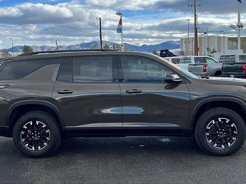 Certified 2025 Chevrolet Traverse Z71 w/ Enhanced Driving Package image 4