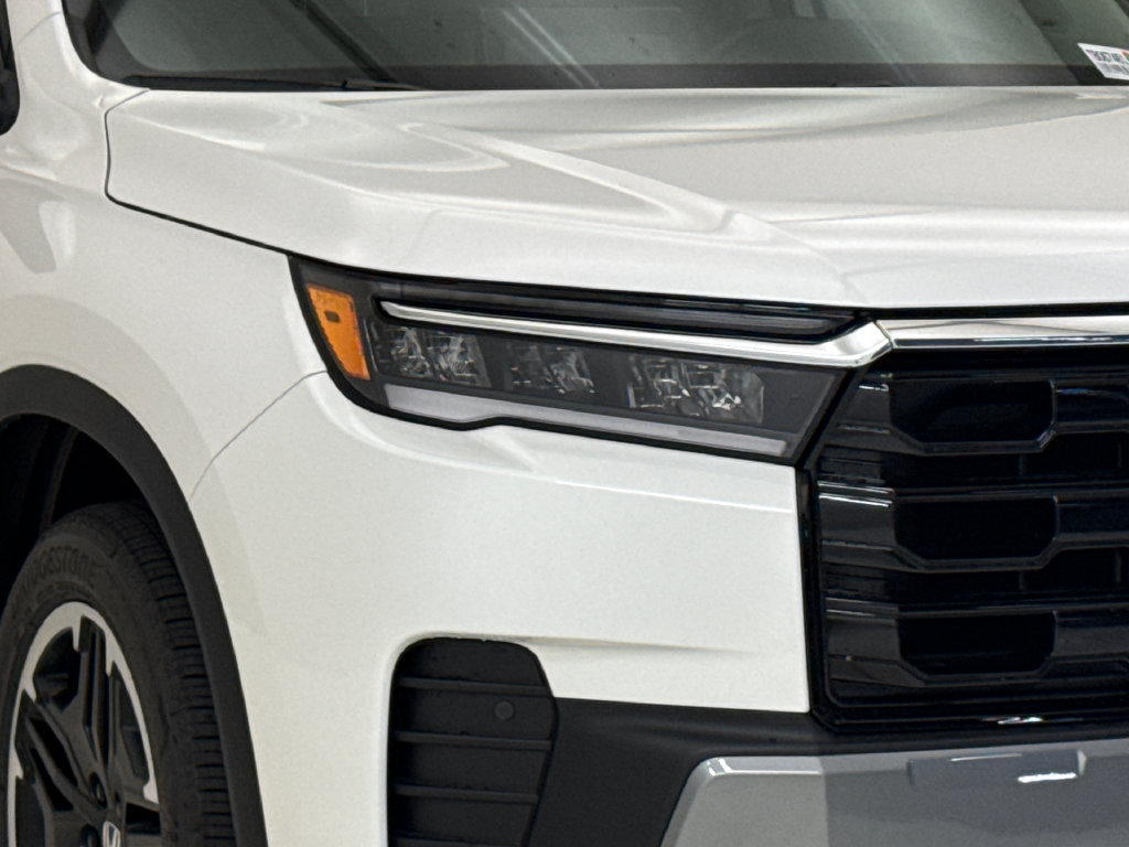 New 2026 Honda Pilot Touring image 5