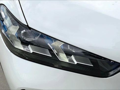 New 2025 BMW X5 sDrive40i w/ Climate Comfort Package image 13