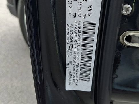 Used 2019 Jeep Cherokee Limited AWD/4WD image 32