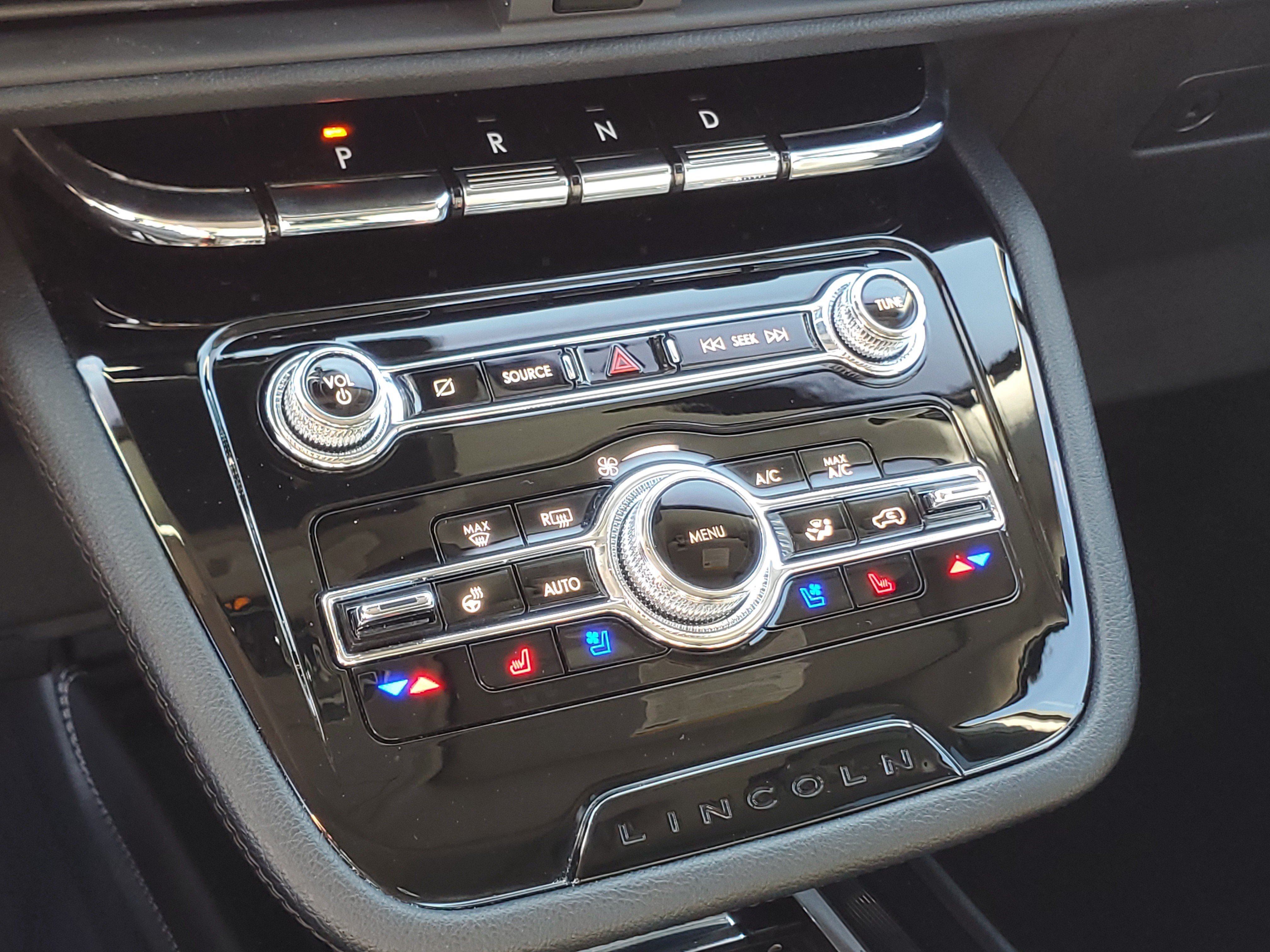 Used 2022 Lincoln Corsair AWD w/ Premium Package image 18