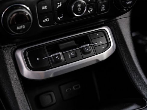 Used 2020 GMC Acadia SLT image 24