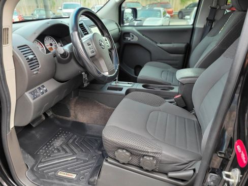Used 2018 Nissan Frontier PRO-4X image 19