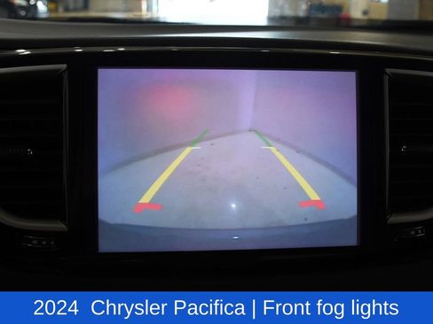 Used 2024 Chrysler Pacifica Touring-L FWD image 18