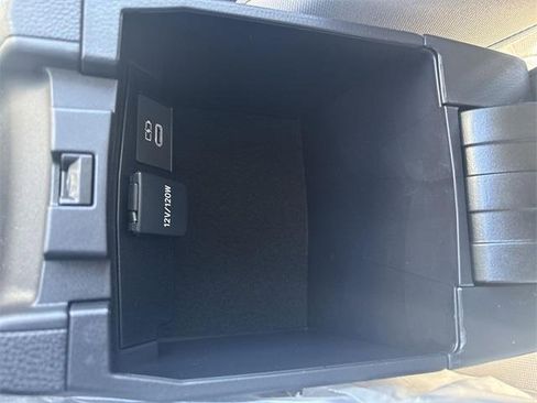 Used 2026 Toyota Corolla Cross L image 21