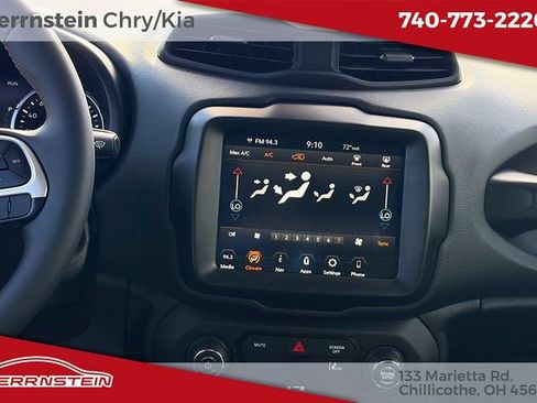 Used 2023 Jeep Renegade Trailhawk AWD/4WD image 19
