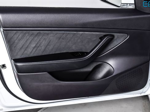 Used 2019 Tesla Model 3 Standard Range Plus image 13