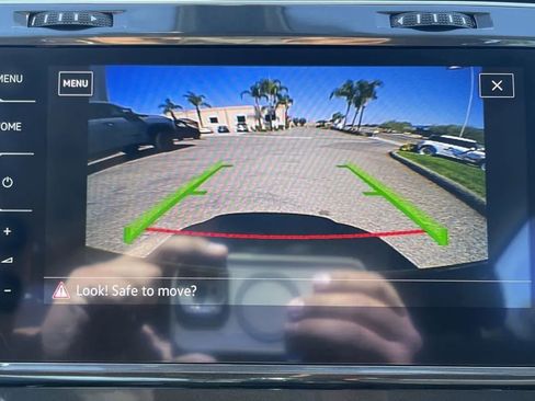 Used 2019 Volkswagen e-Golf SEL Premium image 11