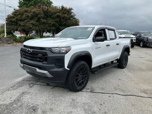 Used 2023 Chevrolet Colorado Trail Boss w/ Technology Package AWD/4WD image 1