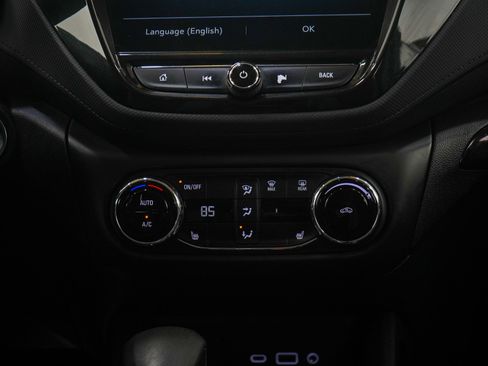 Used 2021 Chevrolet TrailBlazer LT w/ Convenience Package FWD image 16