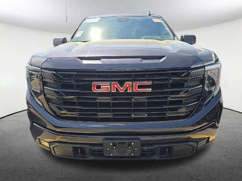 Used 2023 GMC Sierra 1500 Elevation AWD/4WD image 2