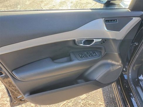 Used 2023 Volvo XC90 B5 Core w/ Protection Package Premier image 10