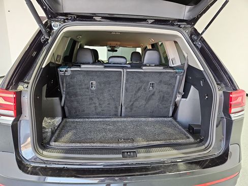 Used 2024 Volkswagen Atlas SE FWD image 12