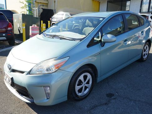 Used 2014 Toyota Prius Two FWD image 5