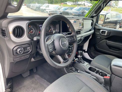 Used 2025 Jeep Wrangler Unlimited Sport AWD/4WD image 25