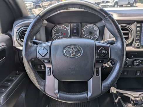 Used 2020 Toyota Tacoma TRD Off-Road AWD/4WD image 19