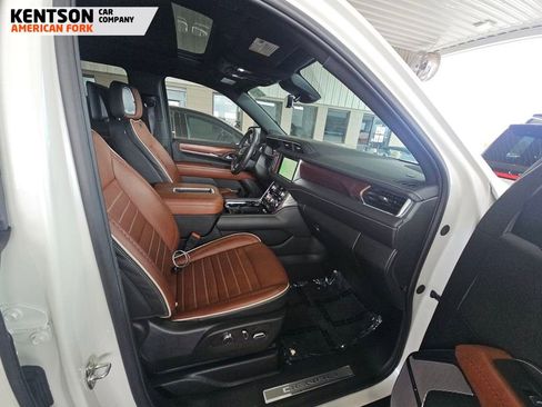 Used 2024 GMC Yukon Denali Ultimate image 8