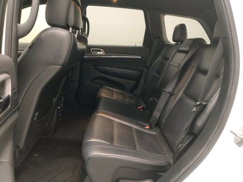 Used 2019 Jeep Grand Cherokee Limited image 18