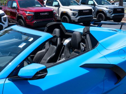 Used 2022 Chevrolet Corvette Stingray Preferred Conv w/ Z51 Performance Package RWD image 43