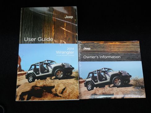 Used 2014 Jeep Wrangler Unlimited Sahara w/ Connectivity Group AWD/4WD image 23