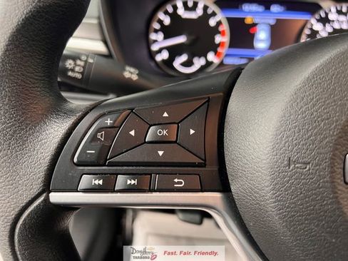 Used 2025 Nissan Altima 2.5 SV FWD image 46