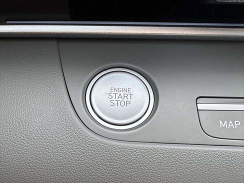 Certified 2025 Hyundai Elantra SEL image 25