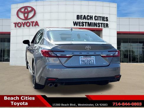 Used 2025 Toyota Camry SE FWD image 9