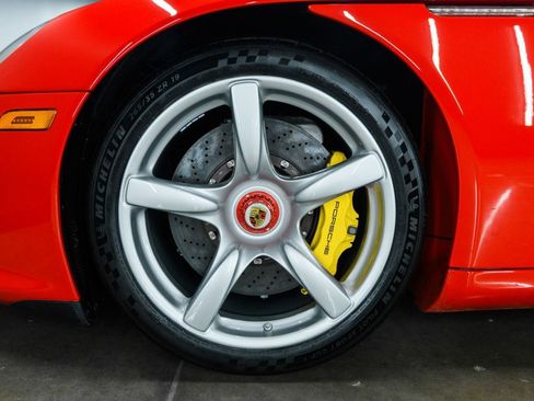 Used 2005 Porsche Carrera GT RWD image 11