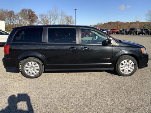 Used 2017 Dodge Grand Caravan SE w/ Power Window Group image 12