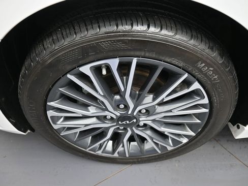 Certified 2024 Kia Forte GT-Line FWD image 14