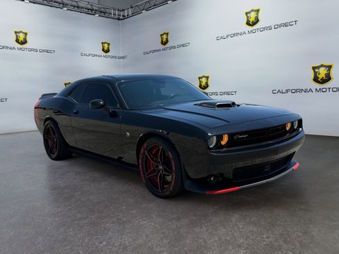 Used 2016 Dodge Challenger R/T Scat Pack RWD image 7
