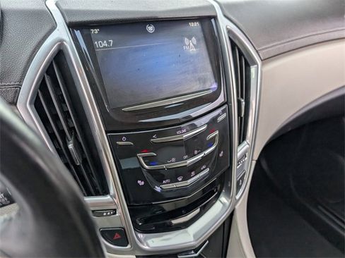 Used 2014 Cadillac SRX Luxury image 17
