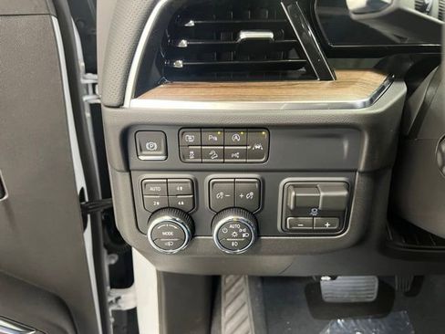 New 2026 Chevrolet Suburban High Country AWD/4WD image 12