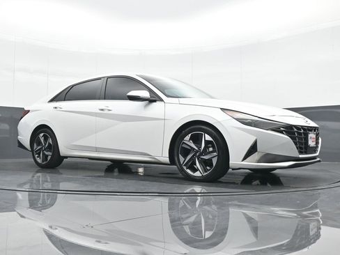 Used 2022 Hyundai Elantra Limited image 23