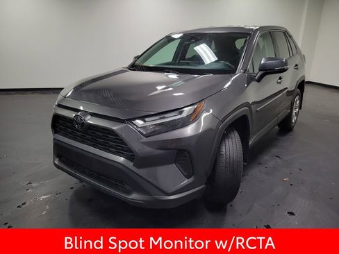 Used 2023 Toyota RAV4 LE AWD/4WD image 4