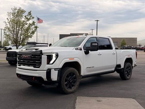 Used 2025 GMC Sierra 3500 AT4 w/ AT4 Premium Plus Package AWD/4WD image 6
