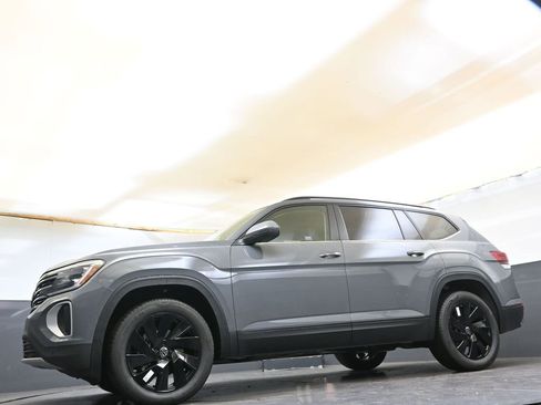 New 2026 Volkswagen Atlas SE image 38